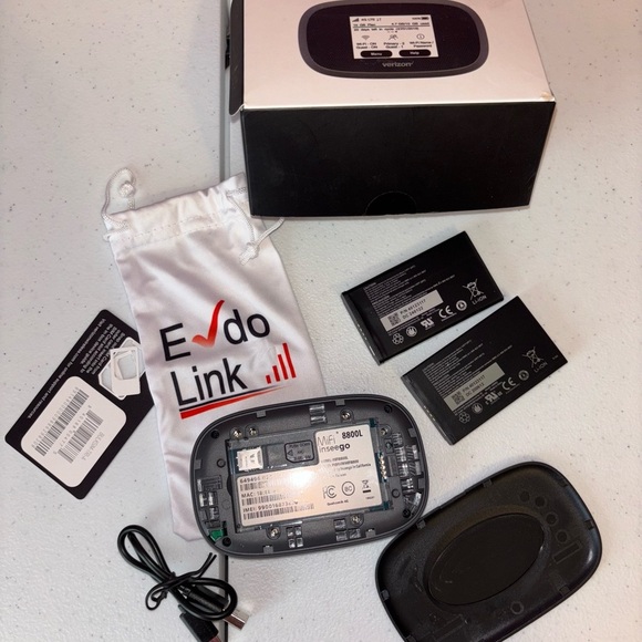 Jetpack Mobile Broadband Device - Black - Picture 4 of 11